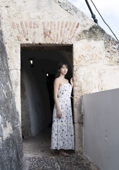 粗大挺进朋友的未婚妻