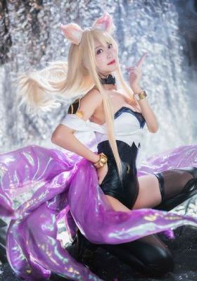 办公室制服少妇秘书