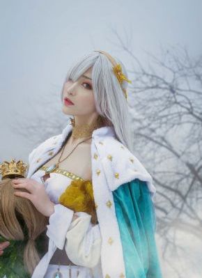 年轻女的老师2中字在线